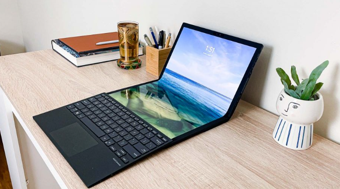 Asus Zenbook 17 Fold OLED