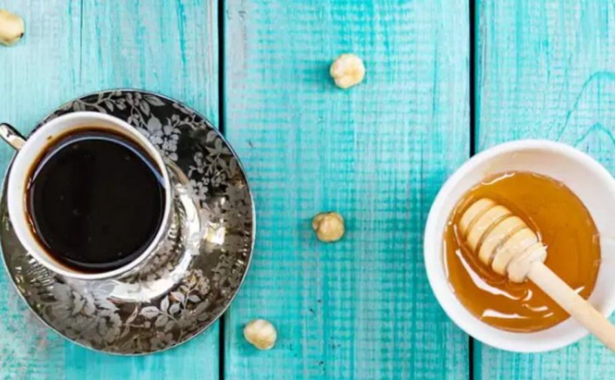 Minum Kopi Campur Madu