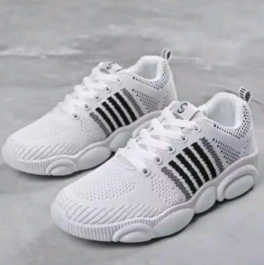 Sepatu Sneakers