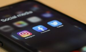 Kecanduan Sosial Media