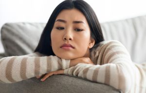 7 Cara Menghilangkan Pikiran Negatif bagi Anda yang Suka Overthinking