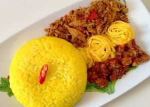 7 Resep Nasi Kuning yang Mudah Buat di Rumah