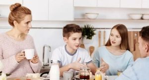 10 Cara Menjaga Kebersamaan Dalam Keluarga Agar Semakin Harmonis