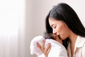 7 Tips Merawat Bayi Baru Lahir yang Wajib Diketahui Ibu
