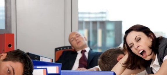 15 Cara Menghilangkan Rasa Malas dengan Cepat, Jangan Memanjakan Diri