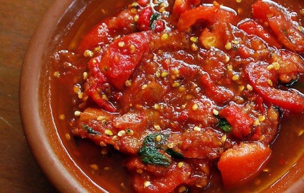 7 Cara Membuat Sambal Terasi Berbagai Bahan, Pedas Menggugah Selera