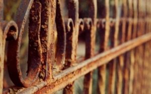 15 Cara Menghilangkan Karat Pada Besi Dengan Mudah dan Aman
