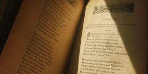 9 Rekomendasi Novel Horor Indonesia yang Bikin Merinding