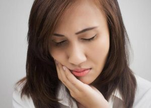 12 Cara Meredakan Sakit Gigi Secara Alami, Mudah dan Ampuh!