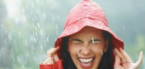 10 Cara Menjaga Kesehatan dan Kebugaran di Musim Hujan