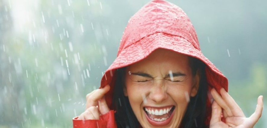10 Cara Menjaga Kesehatan dan Kebugaran di Musim Hujan