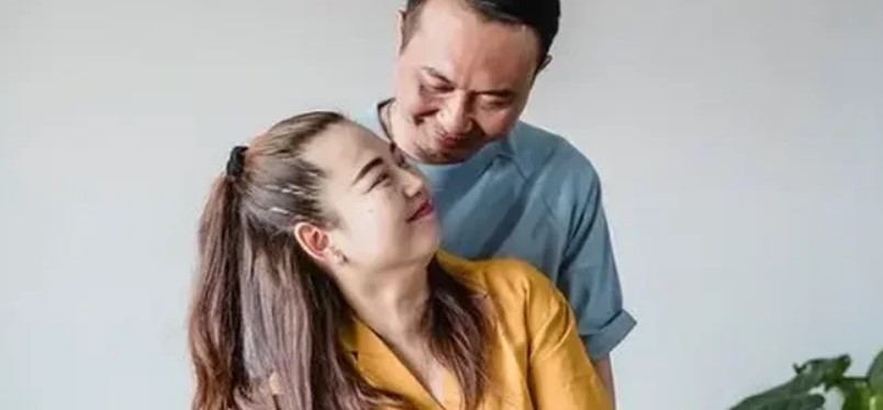 13 Cara Membahagiakan Suami dengan Sederhana, Coba Yuk Moms!