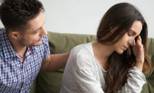 5 Cara Bertahan saat Hubungan Terasa Seperti di Ujung Tanduk