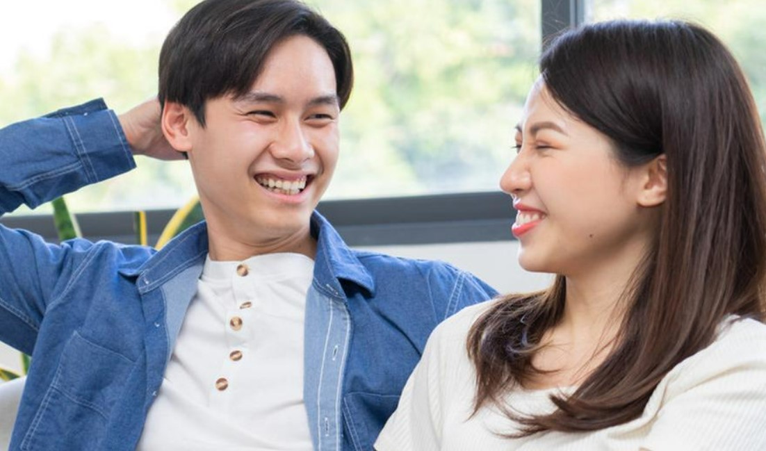 7 Cara Pria Menunjukkan Cinta Tanpa Harus Mengucapkannya