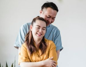 5 Cara Bilang ke Suami kalau Istri Butuh Bantuan Mengurus Rumah