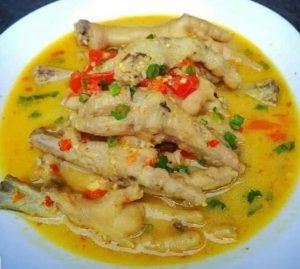 Ceker kuah santan pedas